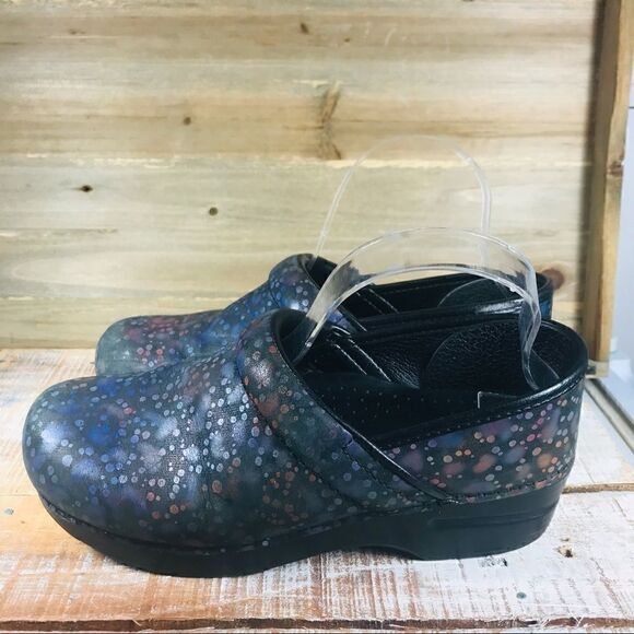 Dansko Multi patterned professional clogs - Picture 3 of 7